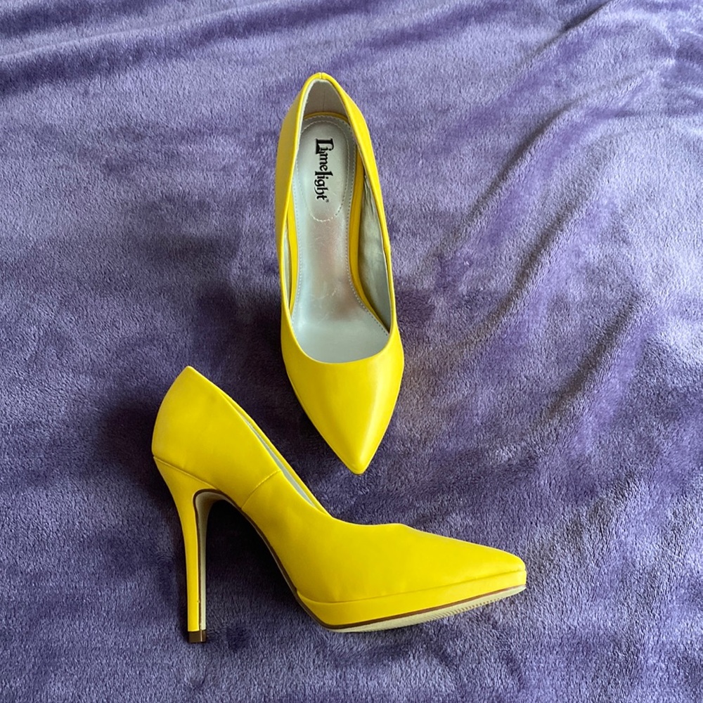 Shoes size 6